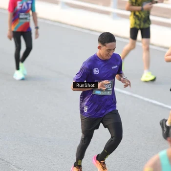 Runner Photo 6828190