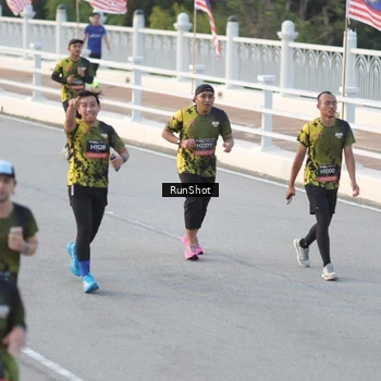 Runner Photo 6828191