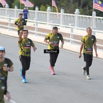 Runner Photo 6828192