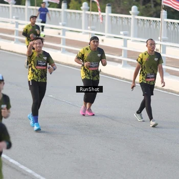 Runner Photo 6828195