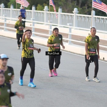 Runner Photo 6828196