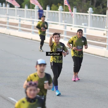 Runner Photo 6828200