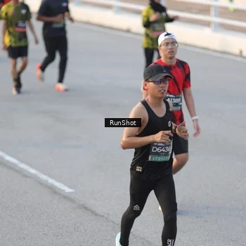 Runner Photo 6828257