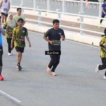 Runner Photo 6828267