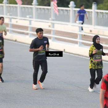 Runner Photo 6828272