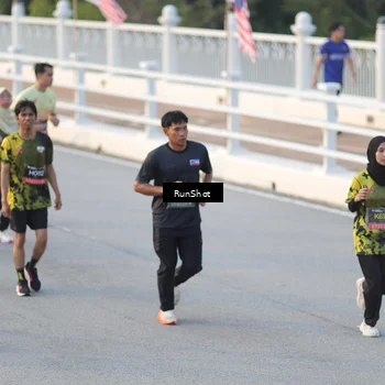 Runner Photo 6828273