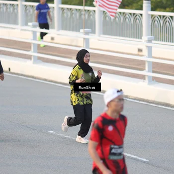 Runner Photo 6828275