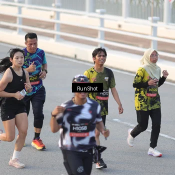 Runner Photo 6828308
