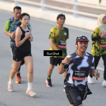Runner Photo 6828309