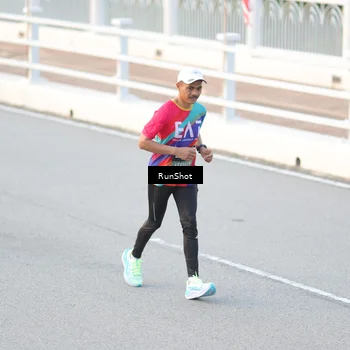 Runner Photo 6828334