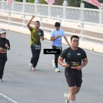 Runner Photo 6828344