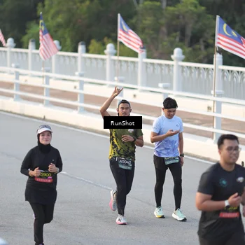 Runner Photo 6828345