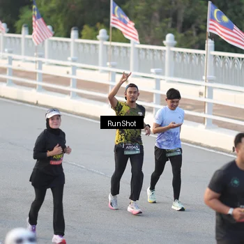 Runner Photo 6828348