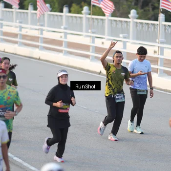 Runner Photo 6828353