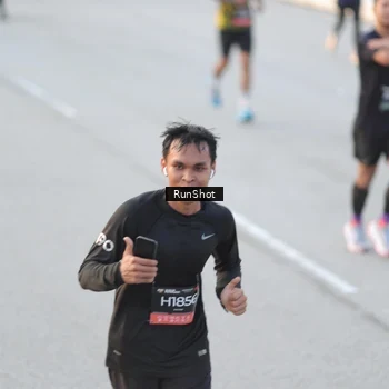 Runner Photo 6828391
