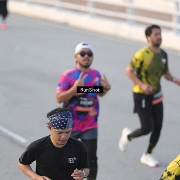 Runner Photo 6828402