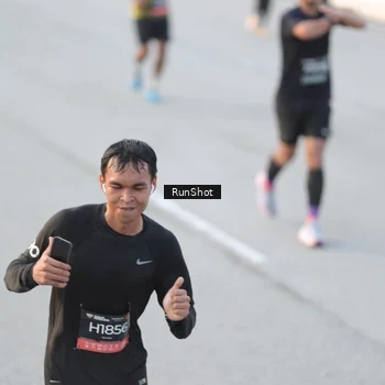 Runner Photo 6828415