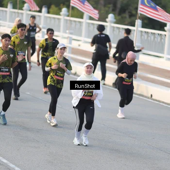 Runner Photo 6828499