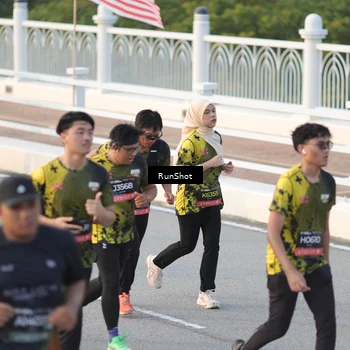 Runner Photo 6828579