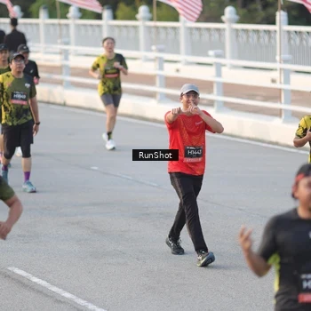 Runner Photo 6828648