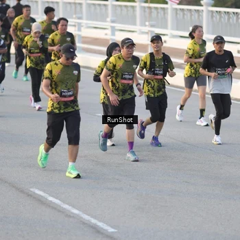 Runner Photo 6828687