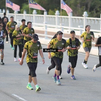 Runner Photo 6828698
