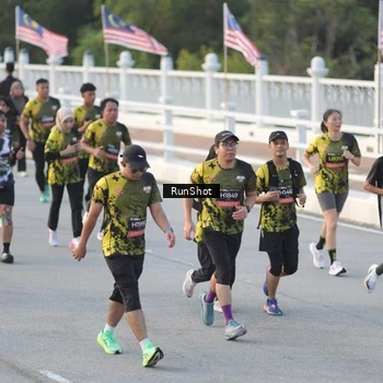 Runner Photo 6828699