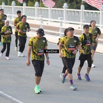 Runner Photo 6828710