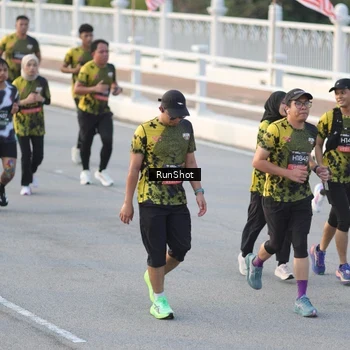 Runner Photo 6828718
