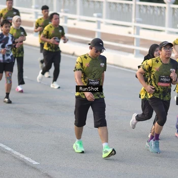 Runner Photo 6828725