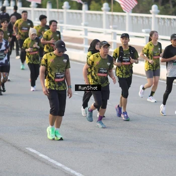 Runner Photo 6828731