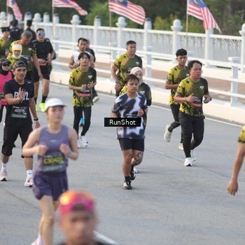 Runner Photo 6828738