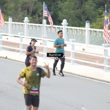 Runner Photo 6828747