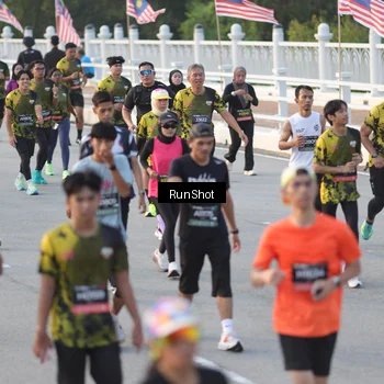 Runner Photo 6828780