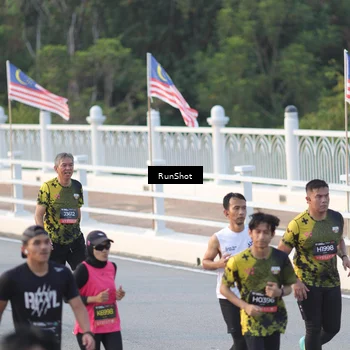 Runner Photo 6828817