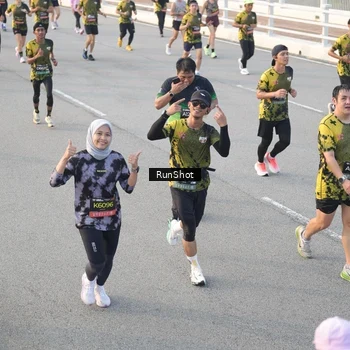 Runner Photo 6828912