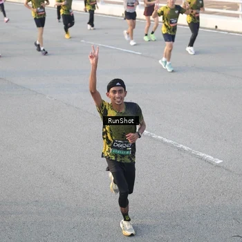 Runner Photo 6828935