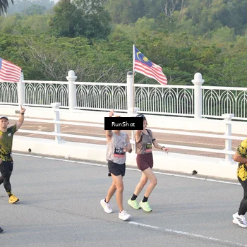 Runner Photo 6828974