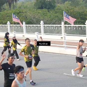Runner Photo 6828990
