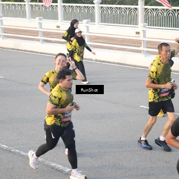 Runner Photo 6829008