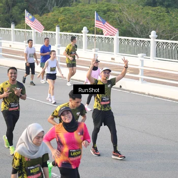 Runner Photo 6829053
