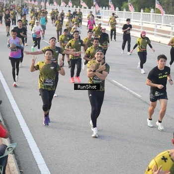 Runner Photo 6829092