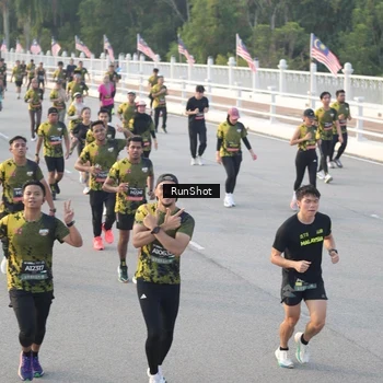 Runner Photo 6829105