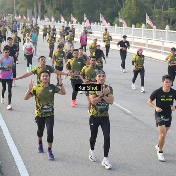 Runner Photo 6829114