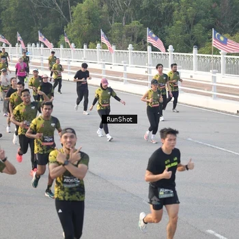 Runner Photo 6829119