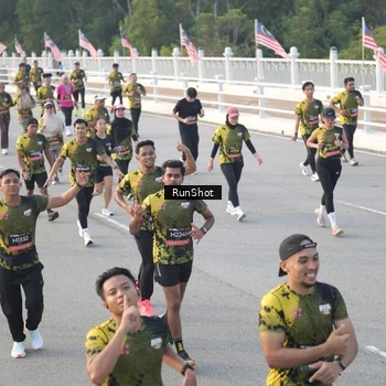 Runner Photo 6829131
