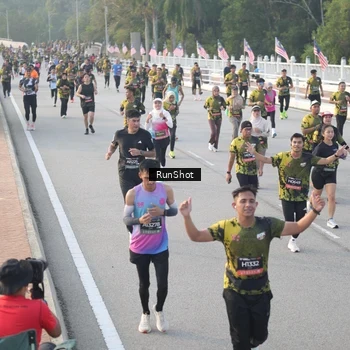 Runner Photo 6829140