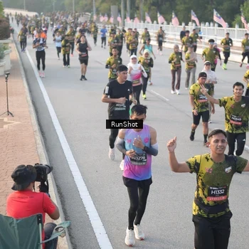 Runner Photo 6829143
