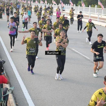 Runner Photo 6829147