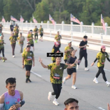 Runner Photo 6829157